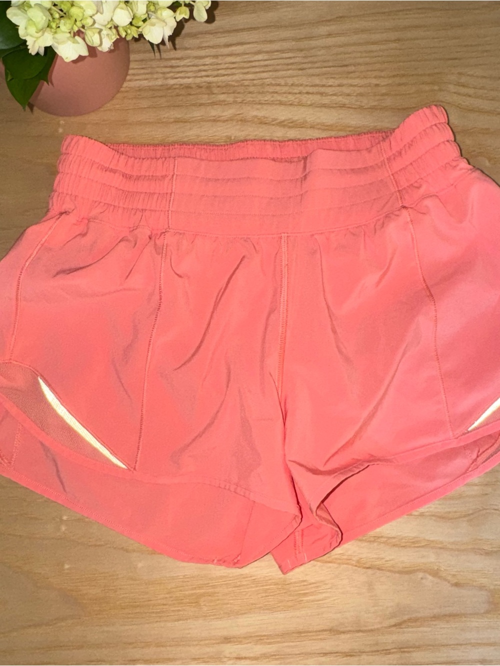 Lululemon Hotty Hot Short High-Rise 2.5” Coral. Size 4. Lined.